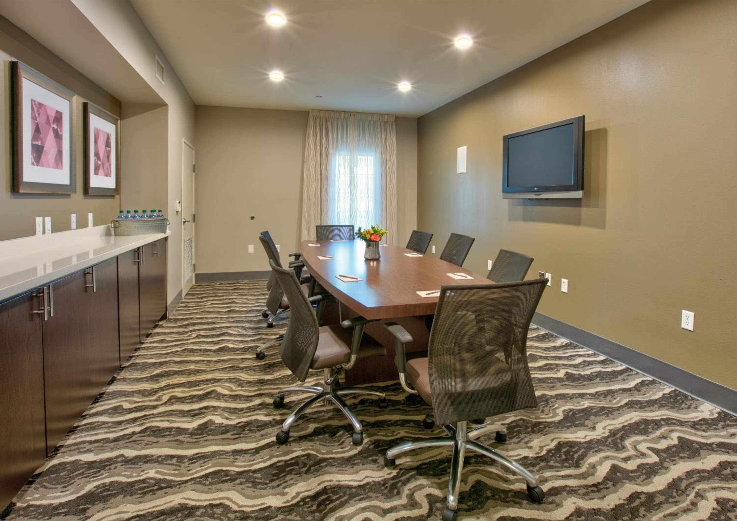 Фото Staybridge Suites Plano - Richardson Area, an Ihg Hotel