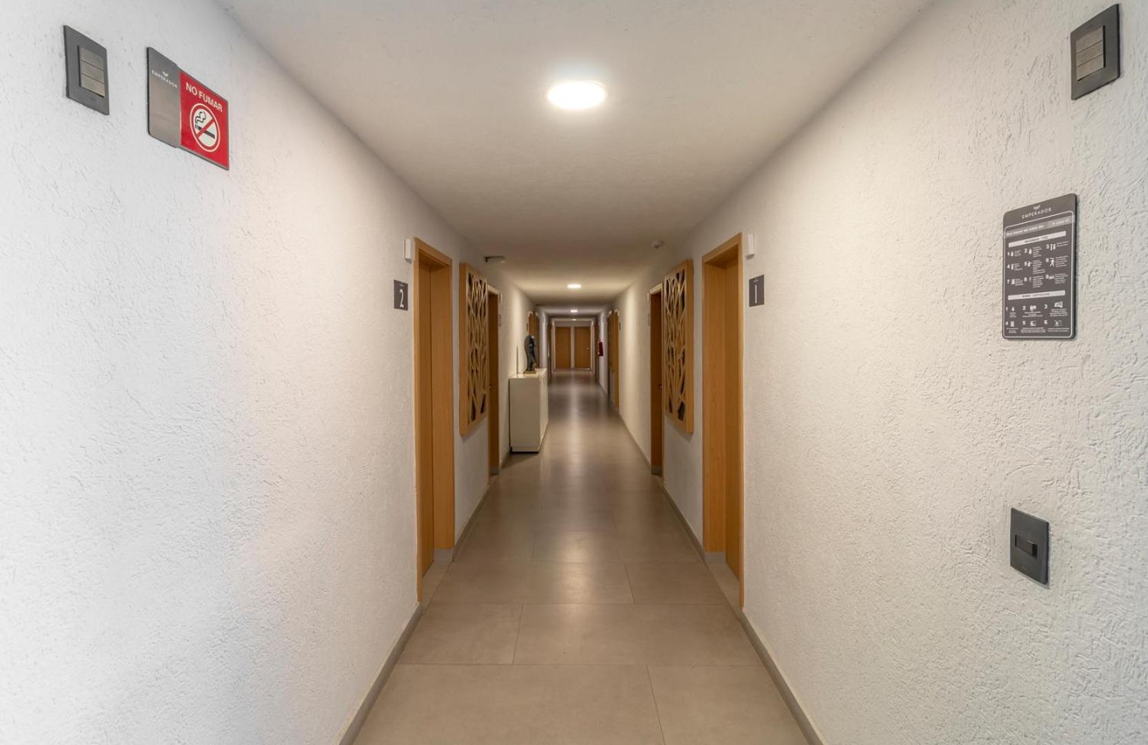 Фото Hotel Emperador Centro Guadalajara y Remodelado