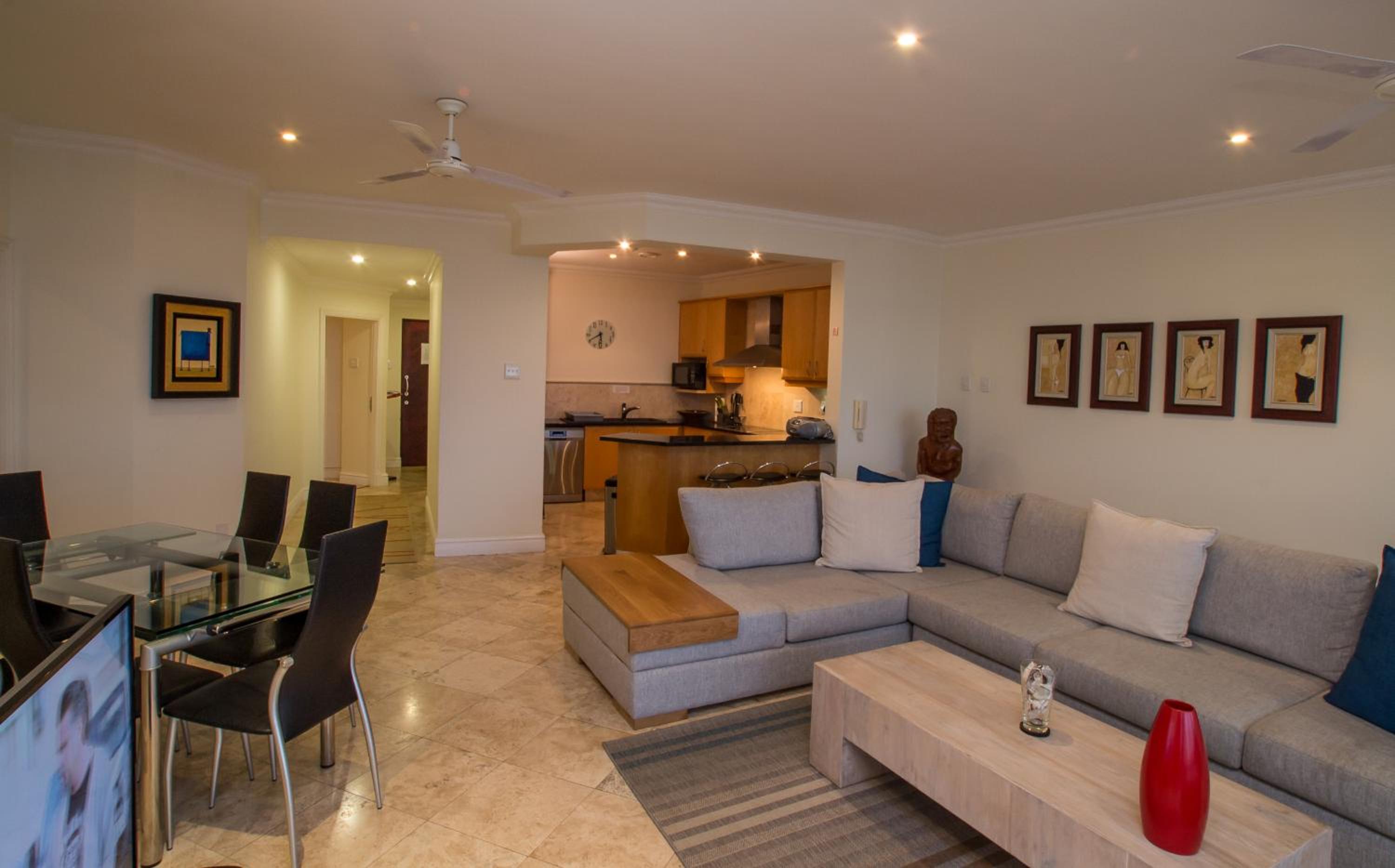 Фото 203 Oyster Quays