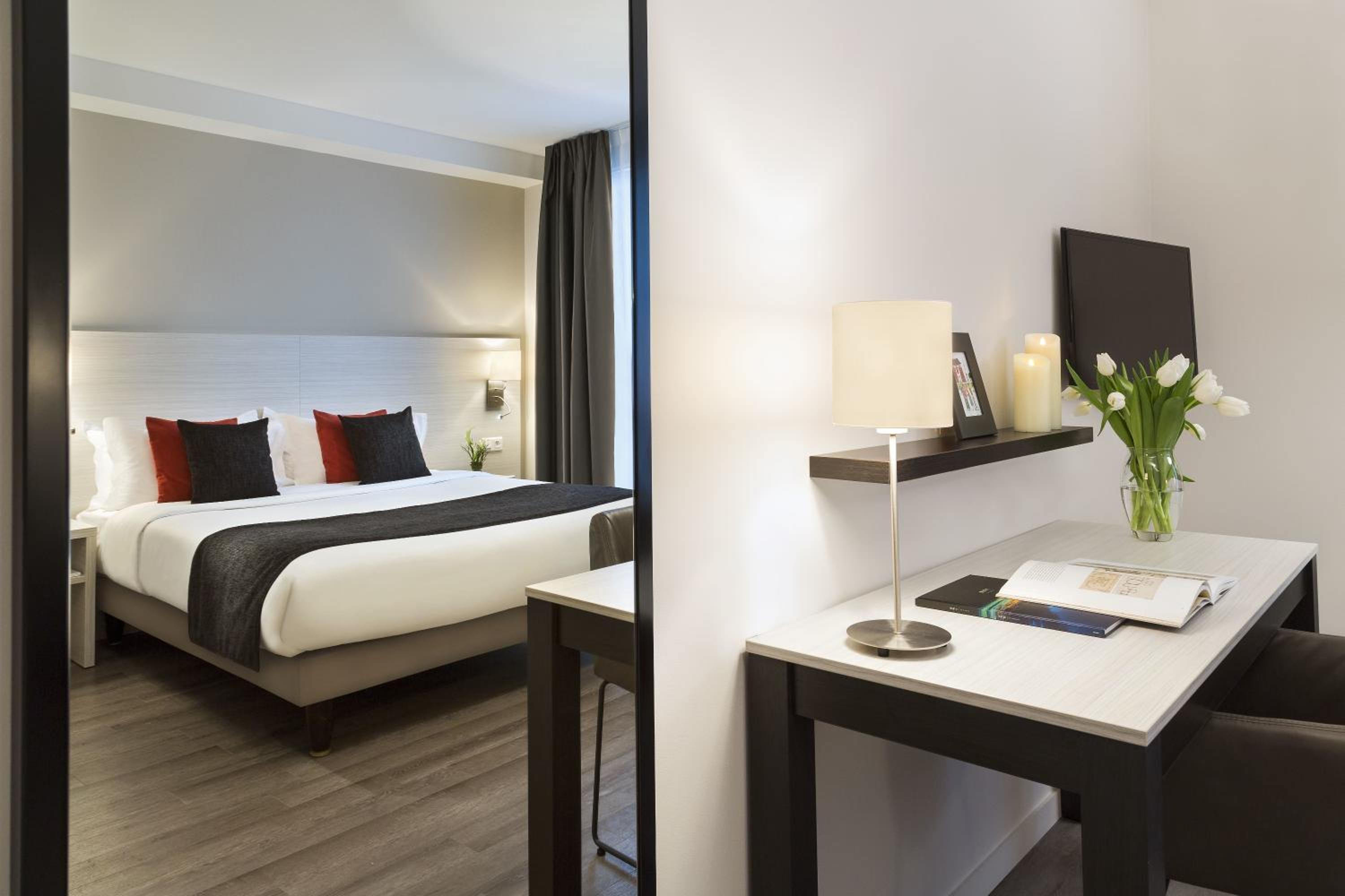 Фото Citadines Montmartre Paris