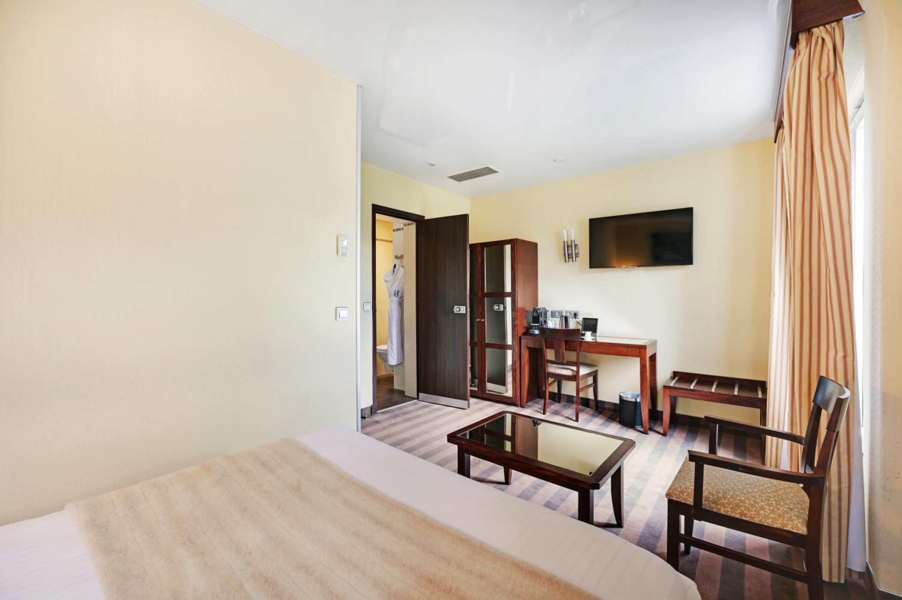 Фото Grand Hotel Francais