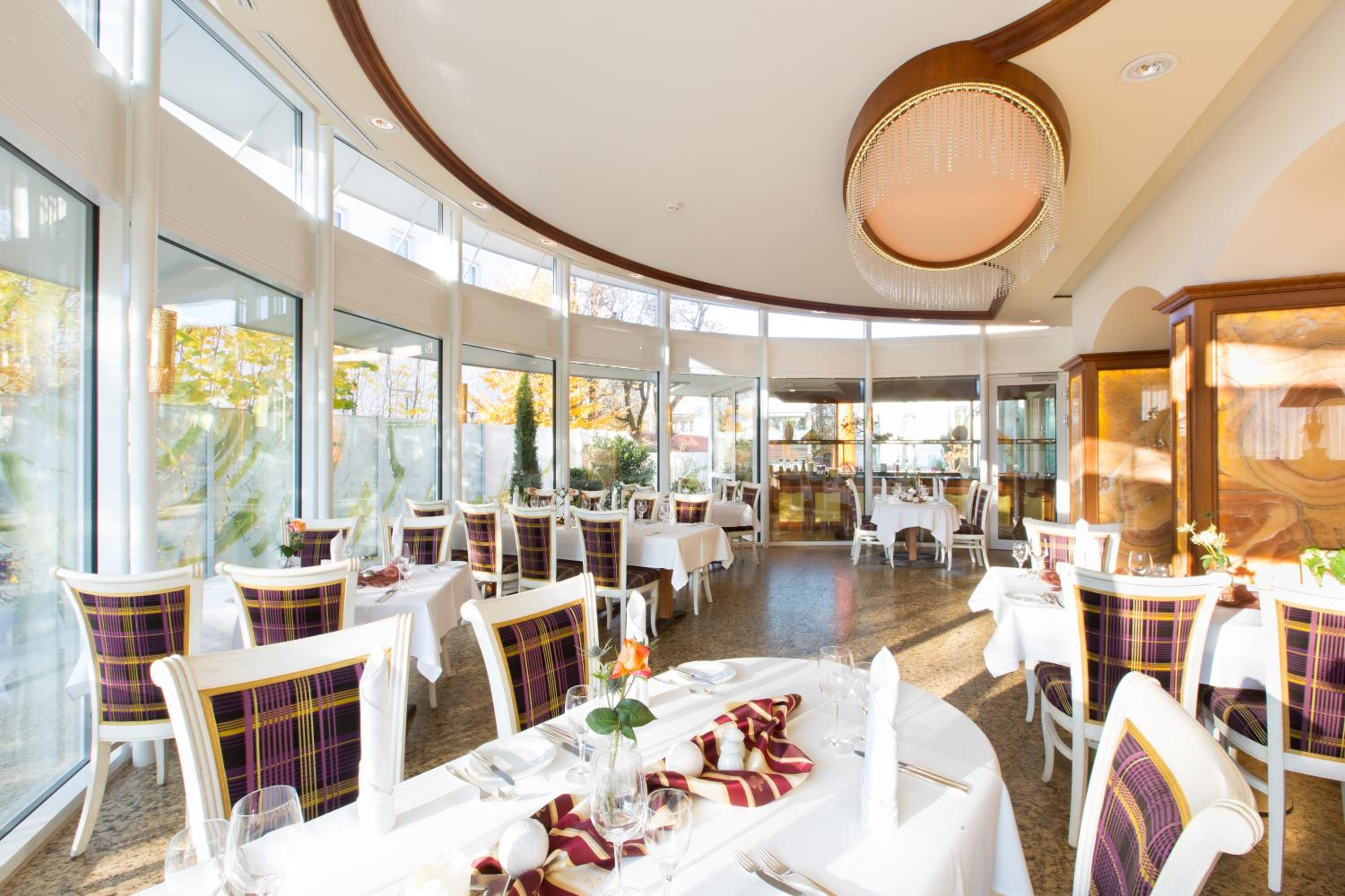 Фото Akzent Hotel Restaurant Altdorfer Hof