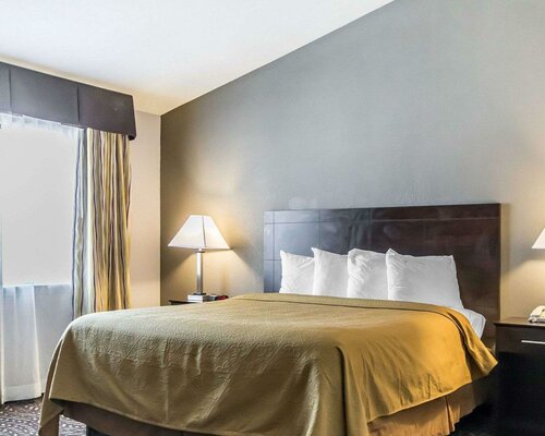 Гостиница Quality Inn & Suites University/Airport в Луисвилле