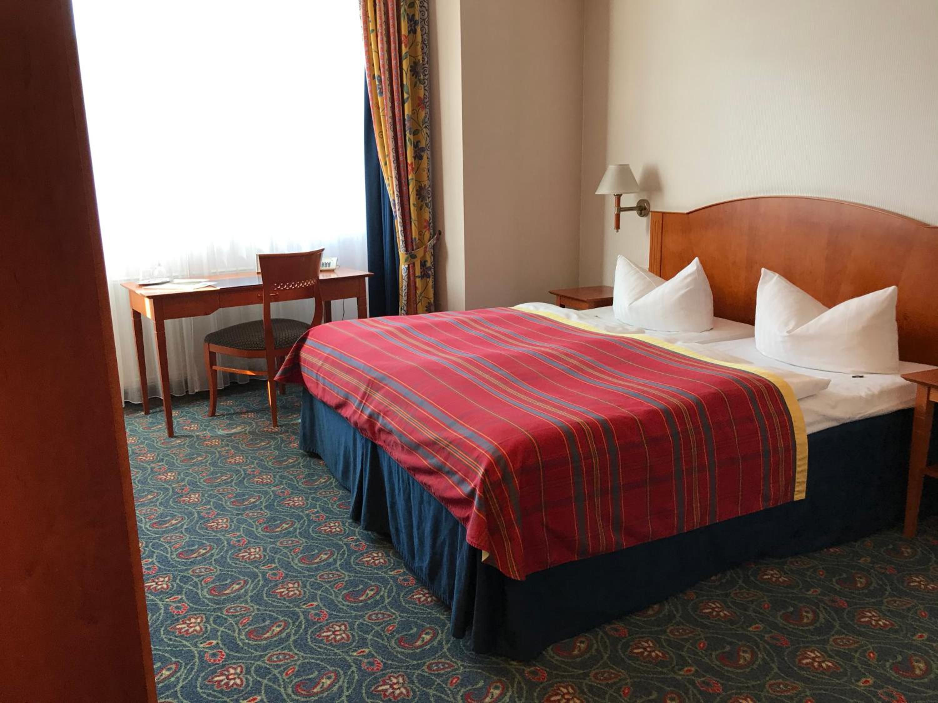 Фото отеля 2