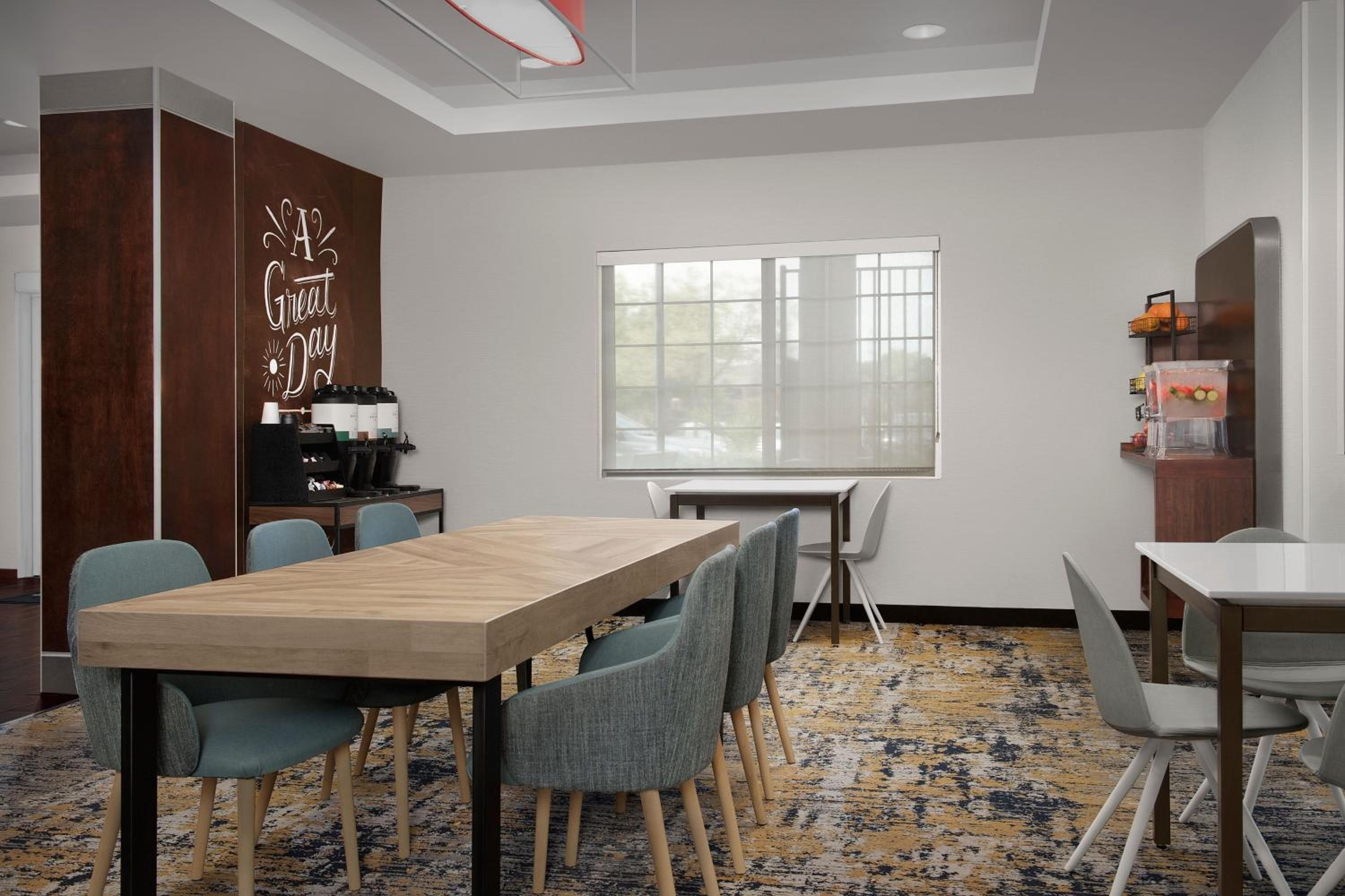 Фото TownePlace Suites by Marriott Sacramento Cal Expo