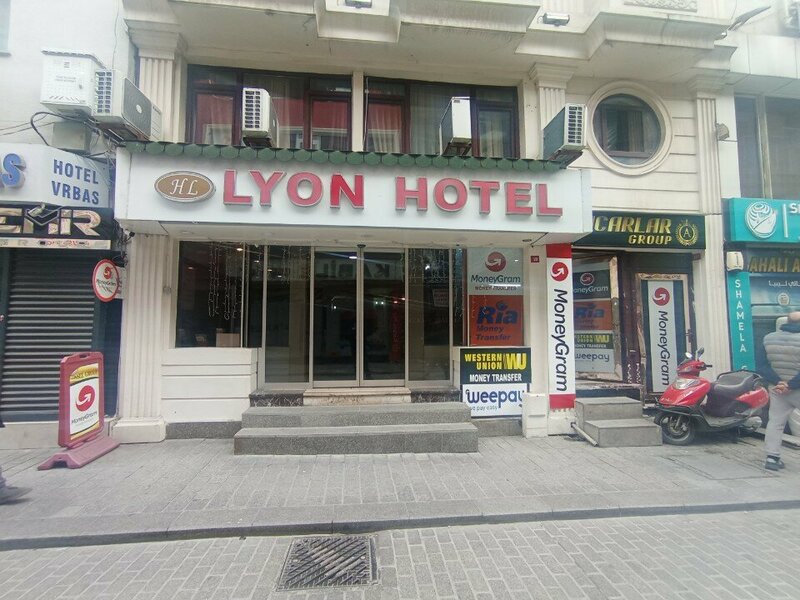 Гостиница Lyon Hotel в Фатихе