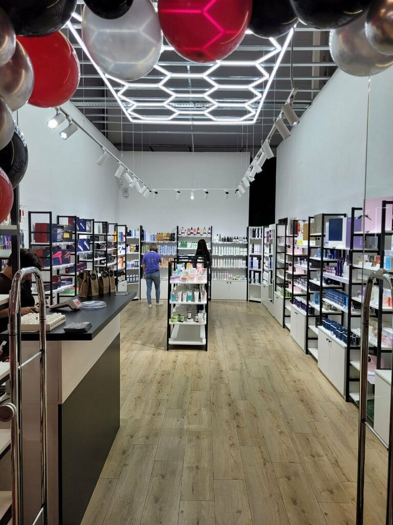 Perfume and cosmetics shop Manifik, Mozyr, photo