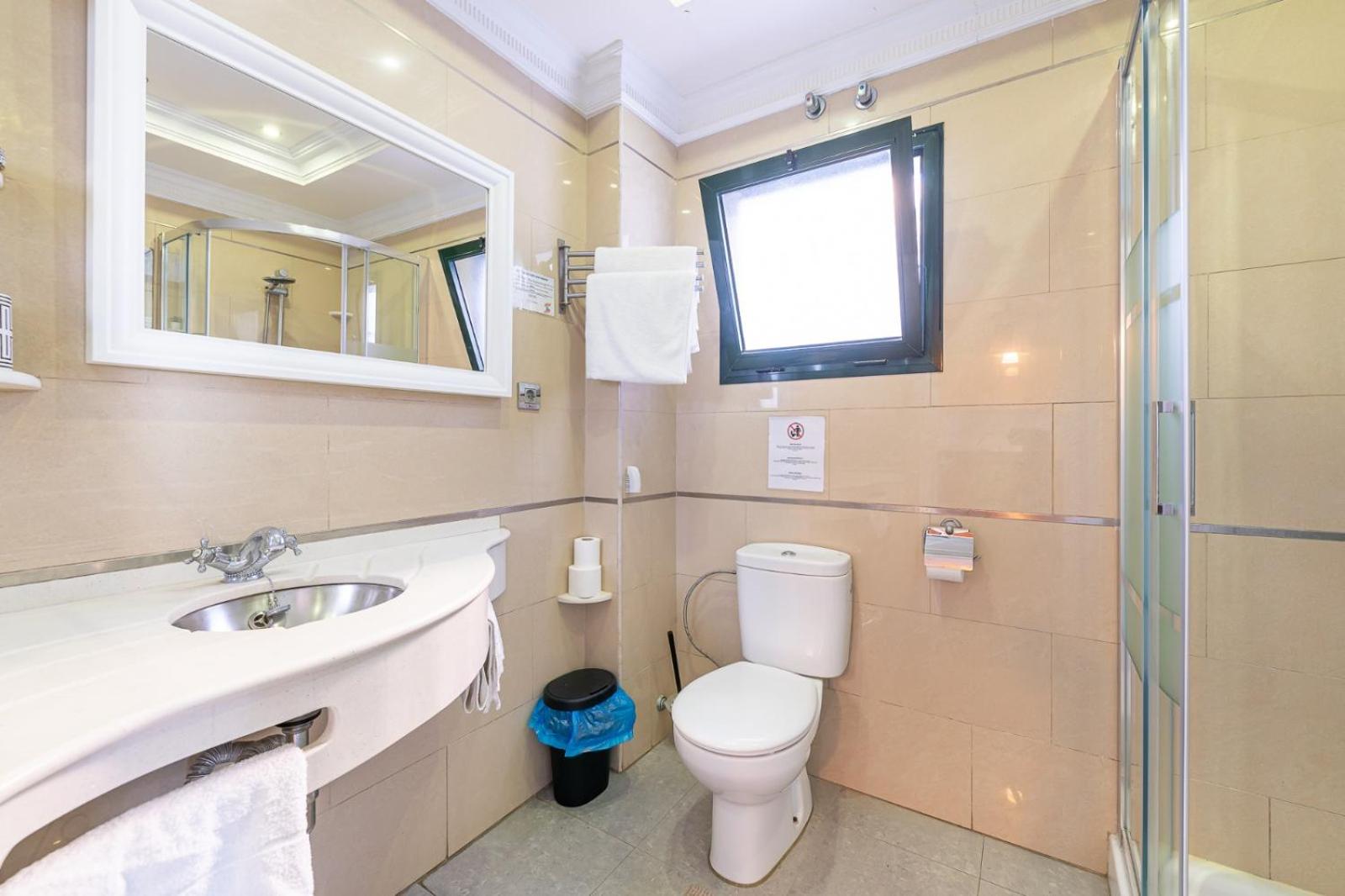 Фото Hof van Holland Carihuela