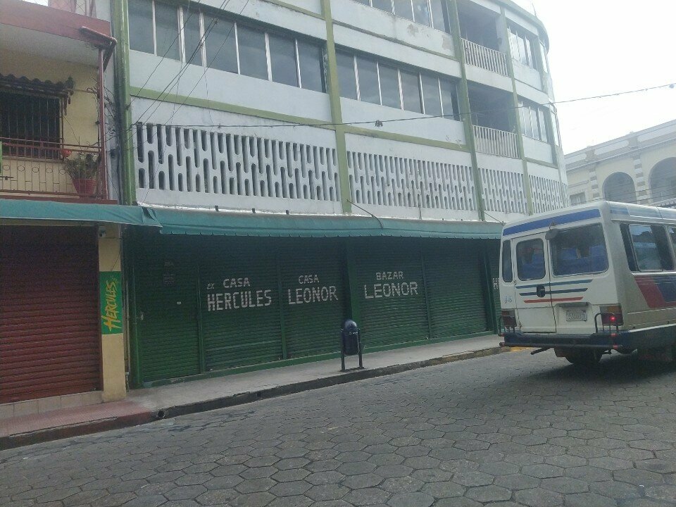 Hardware store Ferretería Hercules, Santa Cruz de la Sierra, photo