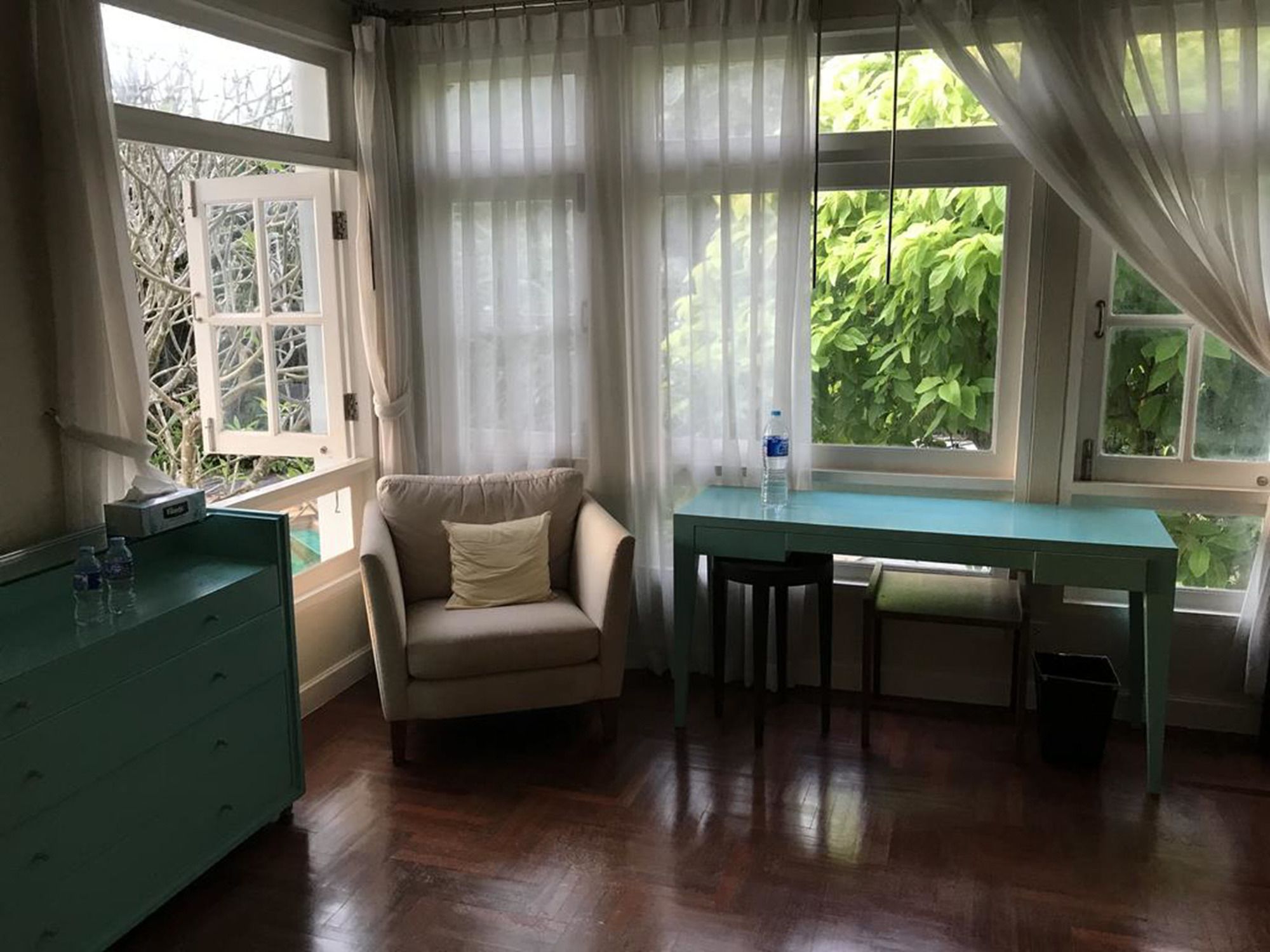 Фото Baan Dhewaran Beachfront Villa