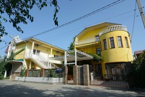 Oasis Hotel
