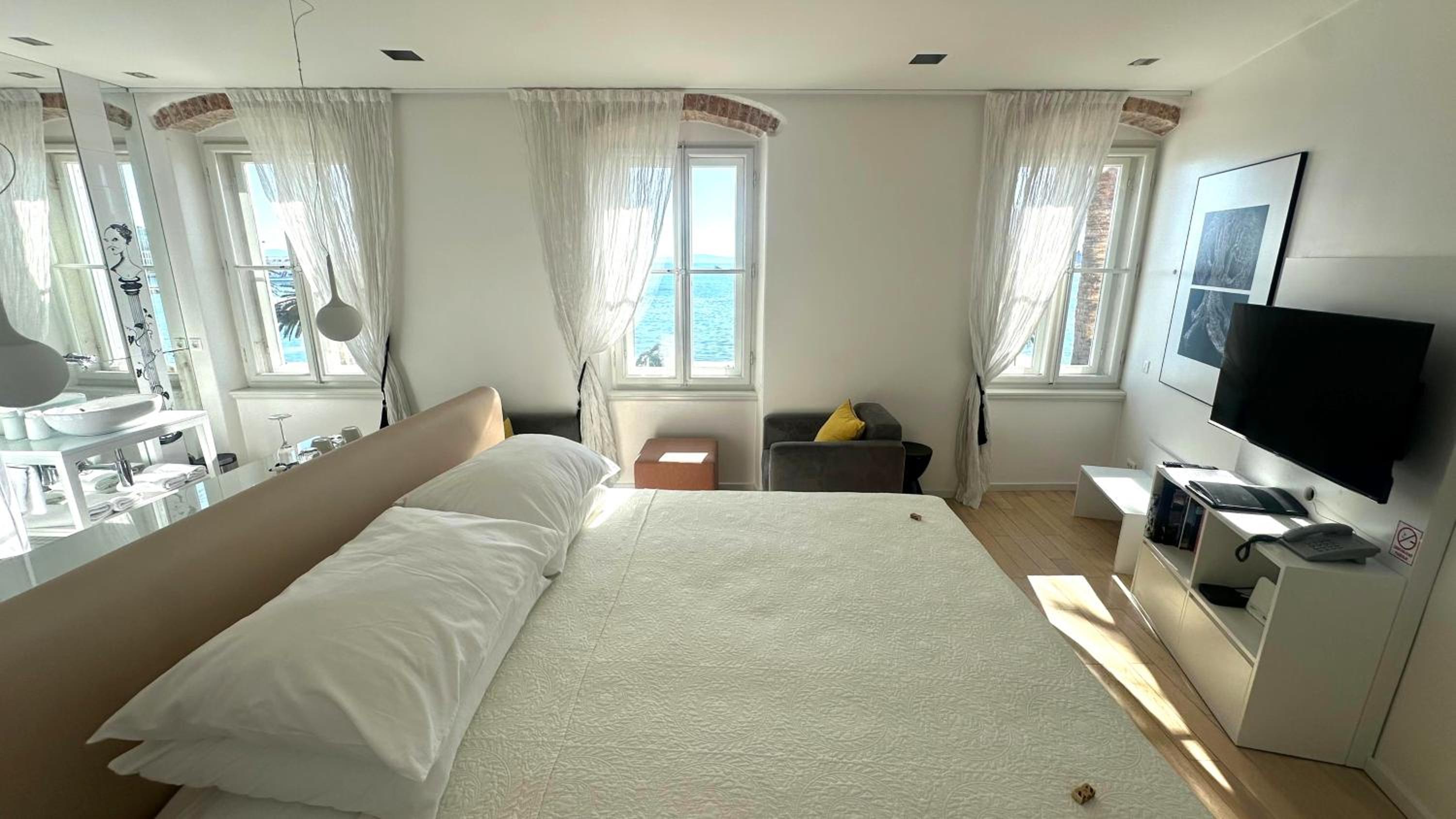 Фото Riva Luxury Suites