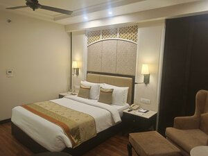 Гостиница La Place Sarovar Portico, Lucknow