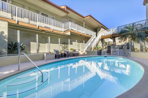 Гостиница Best Western Plus Beach View Lodge в Карлсбаде