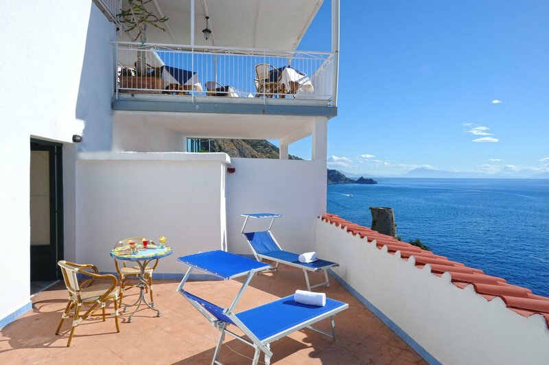 Гостиница Hotel Torre Saracena в Праяно