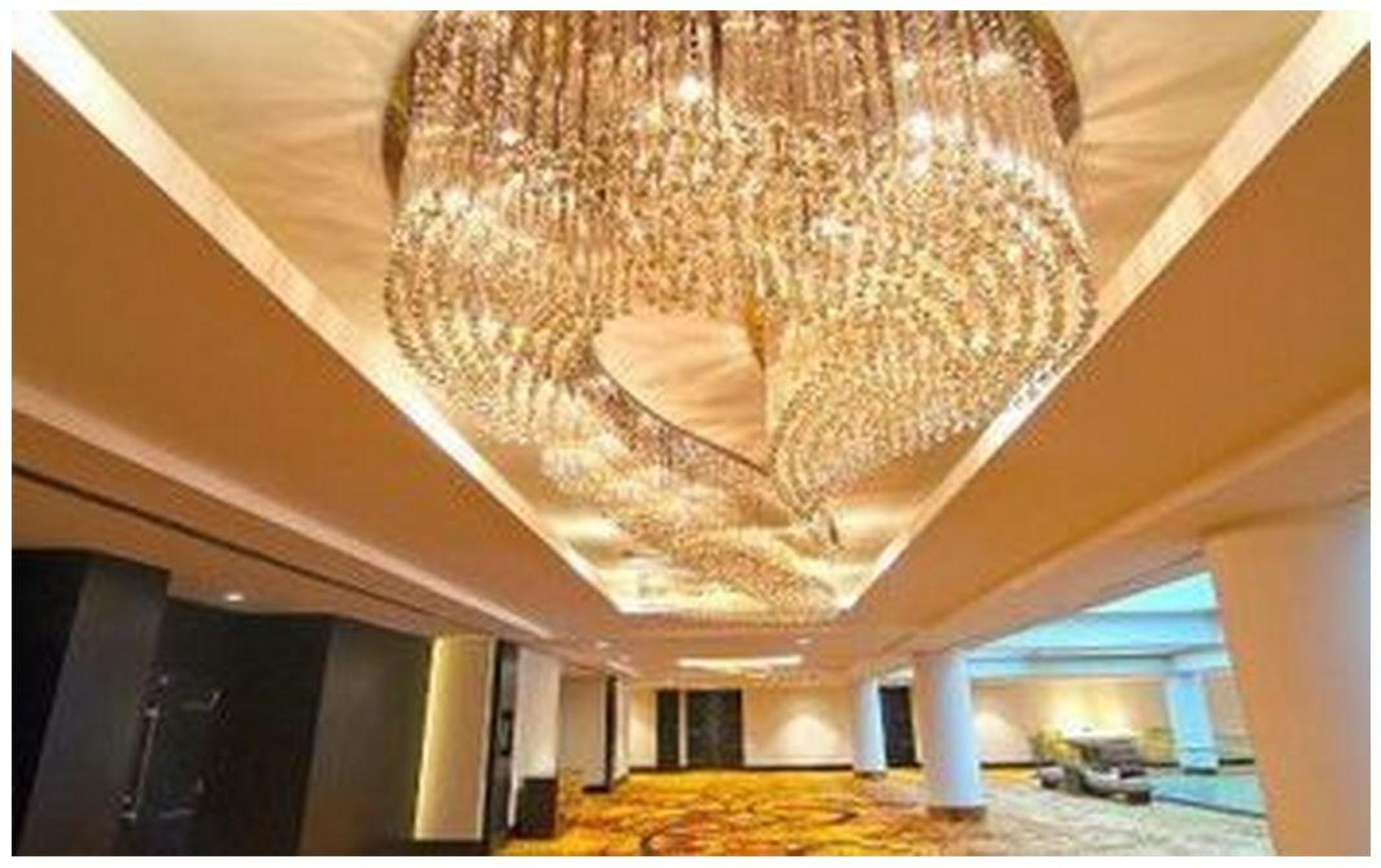 Фото The L.A. Grand Hotel Downtown