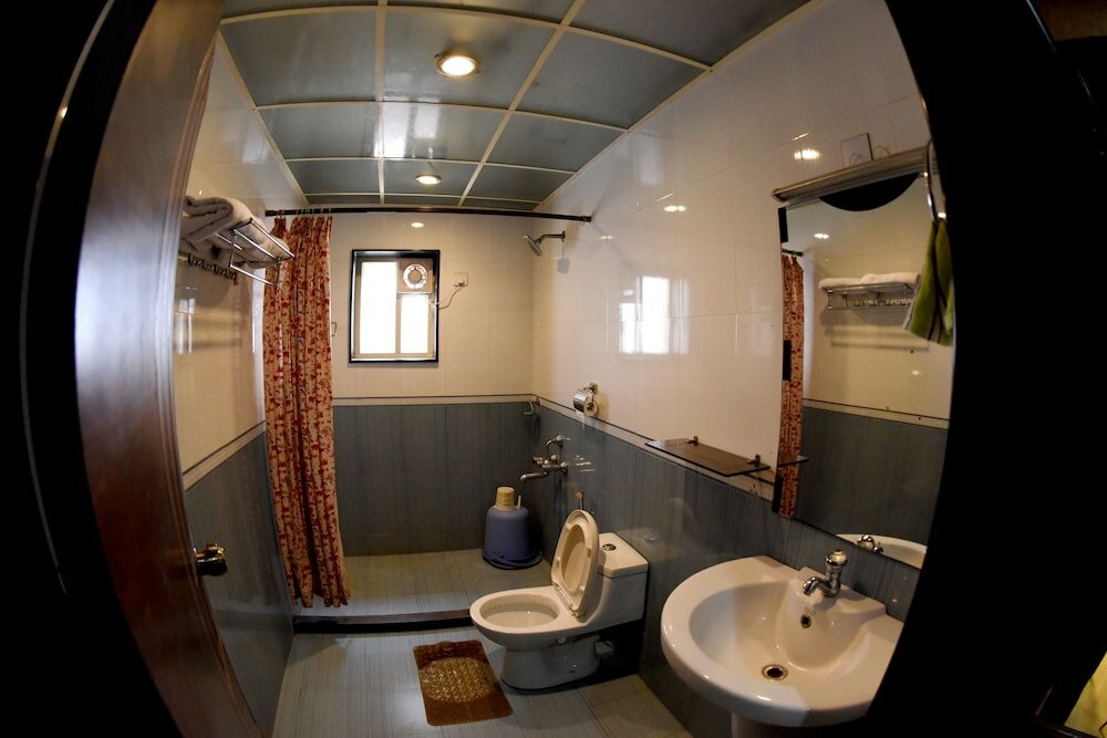 Фото Sharada International Hotel