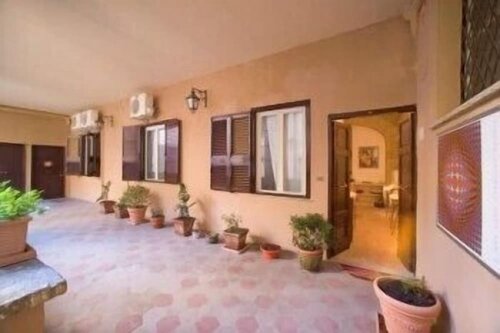 Гостиница Caesar's Rooms в Риме