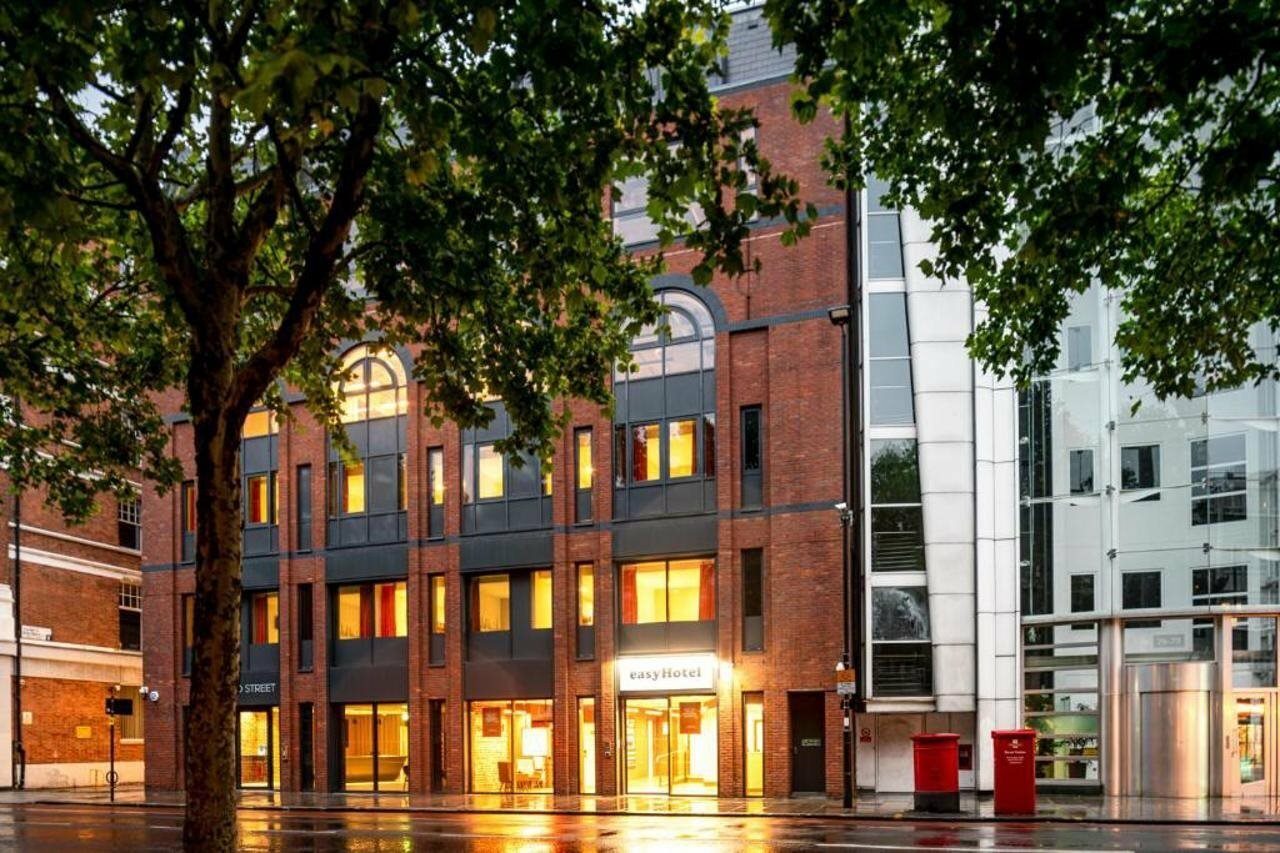 Фото EasyHotel London City Shoreditch