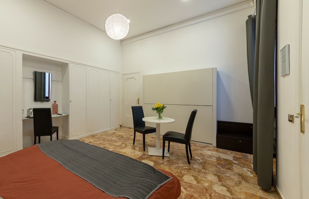 Фото Il Ventre di Napoli Broggia