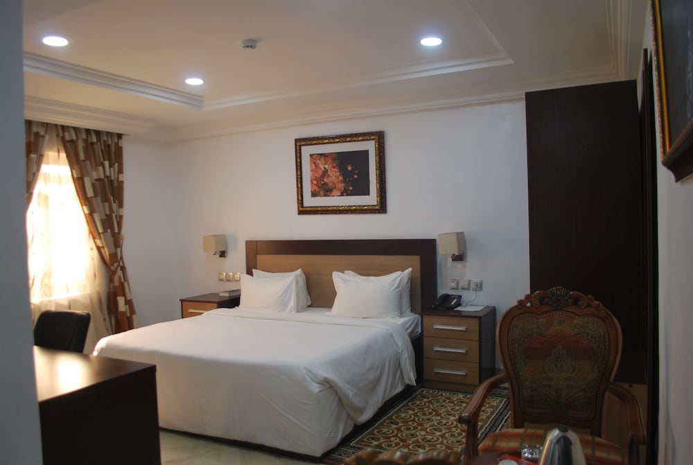 Фото Immaculate Platinum Luxury Resorts