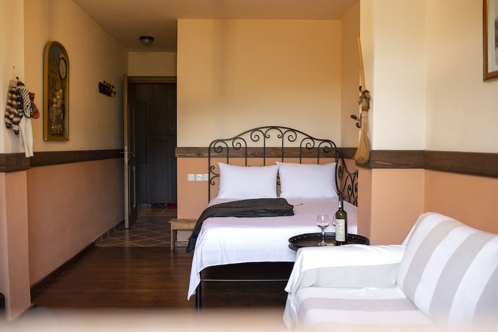 Фото To Stefani tis Makrinas