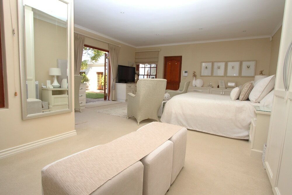 Фото Constantia Garden Suites