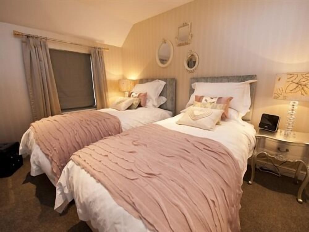 Фото The Copper Horse Cottages