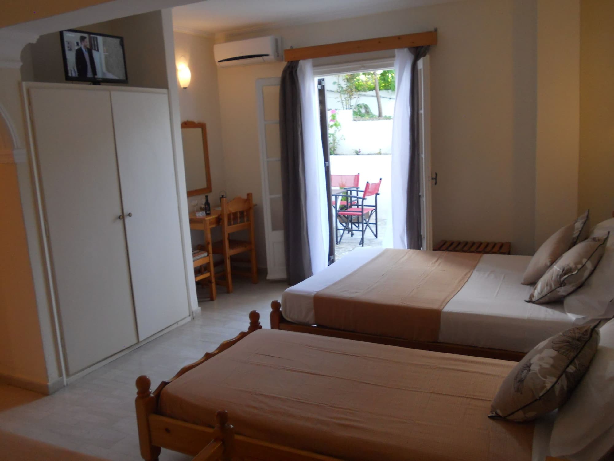 Фото Gina Studios