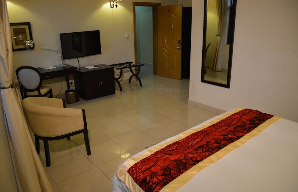 Фото Elevate Suites