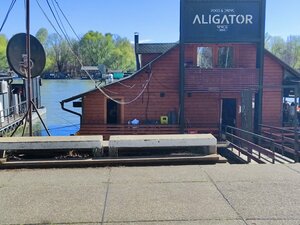 Aligator (Belgrade County, Novi Beograd, mesna zajednica Savski kej), restaurant