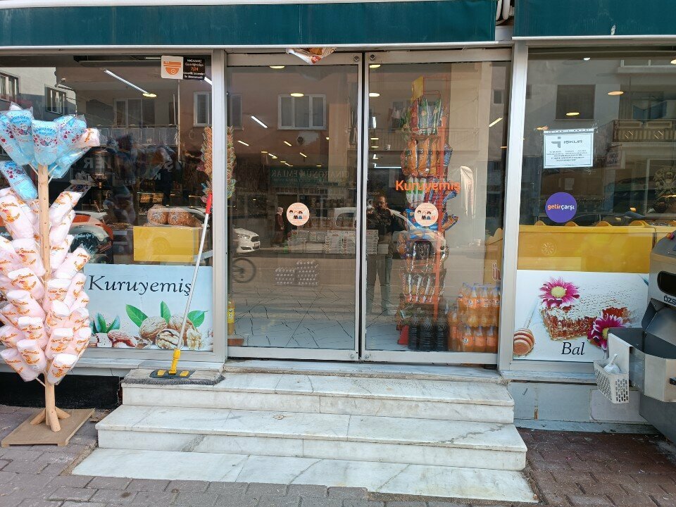 Nuts, snacks, dried fruits Nadir Nuts, Bursa, photo