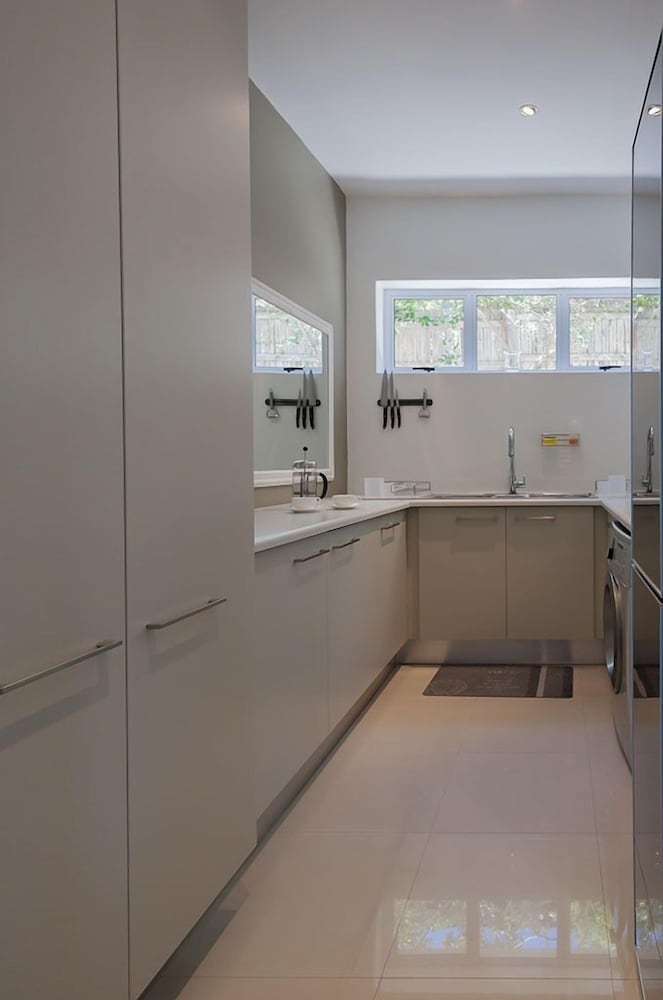 Фото Greenways Beach House