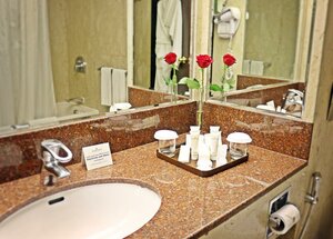 Гостиница Hotel Golden Tulip Bahrain