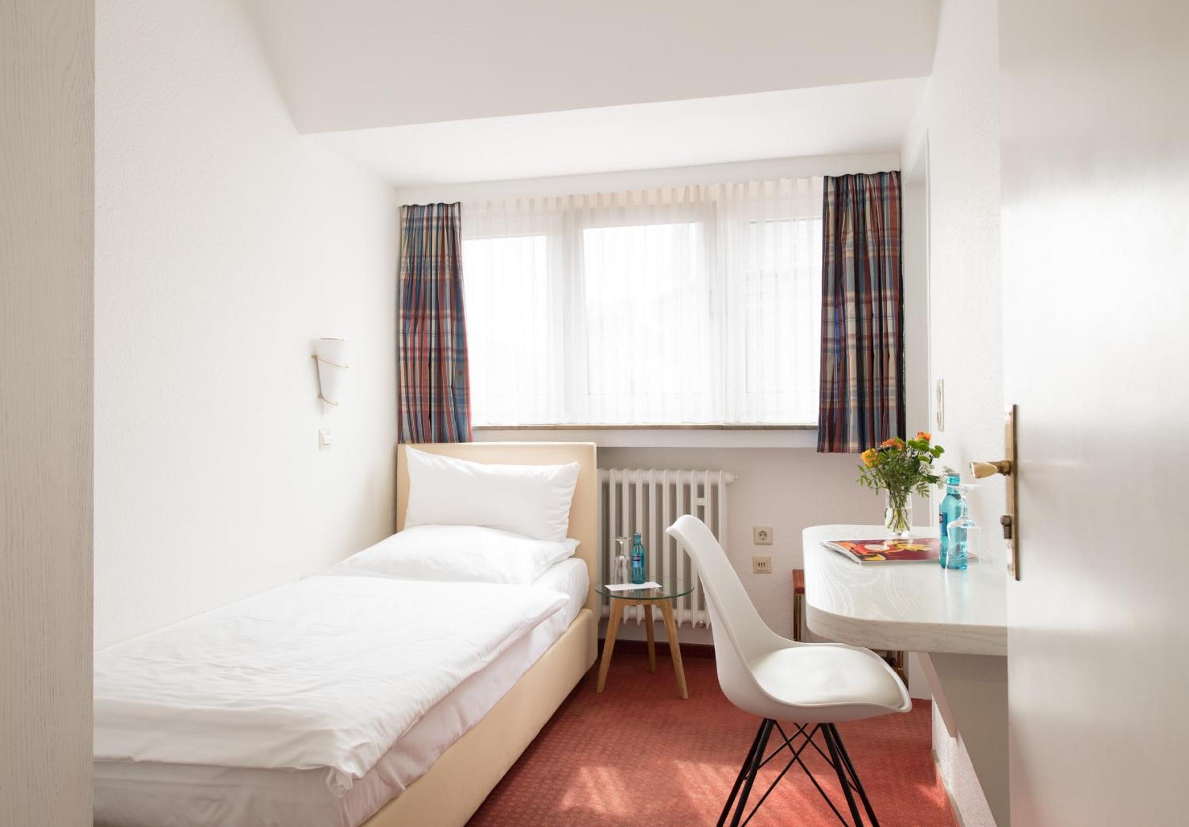 Фото 196539773402