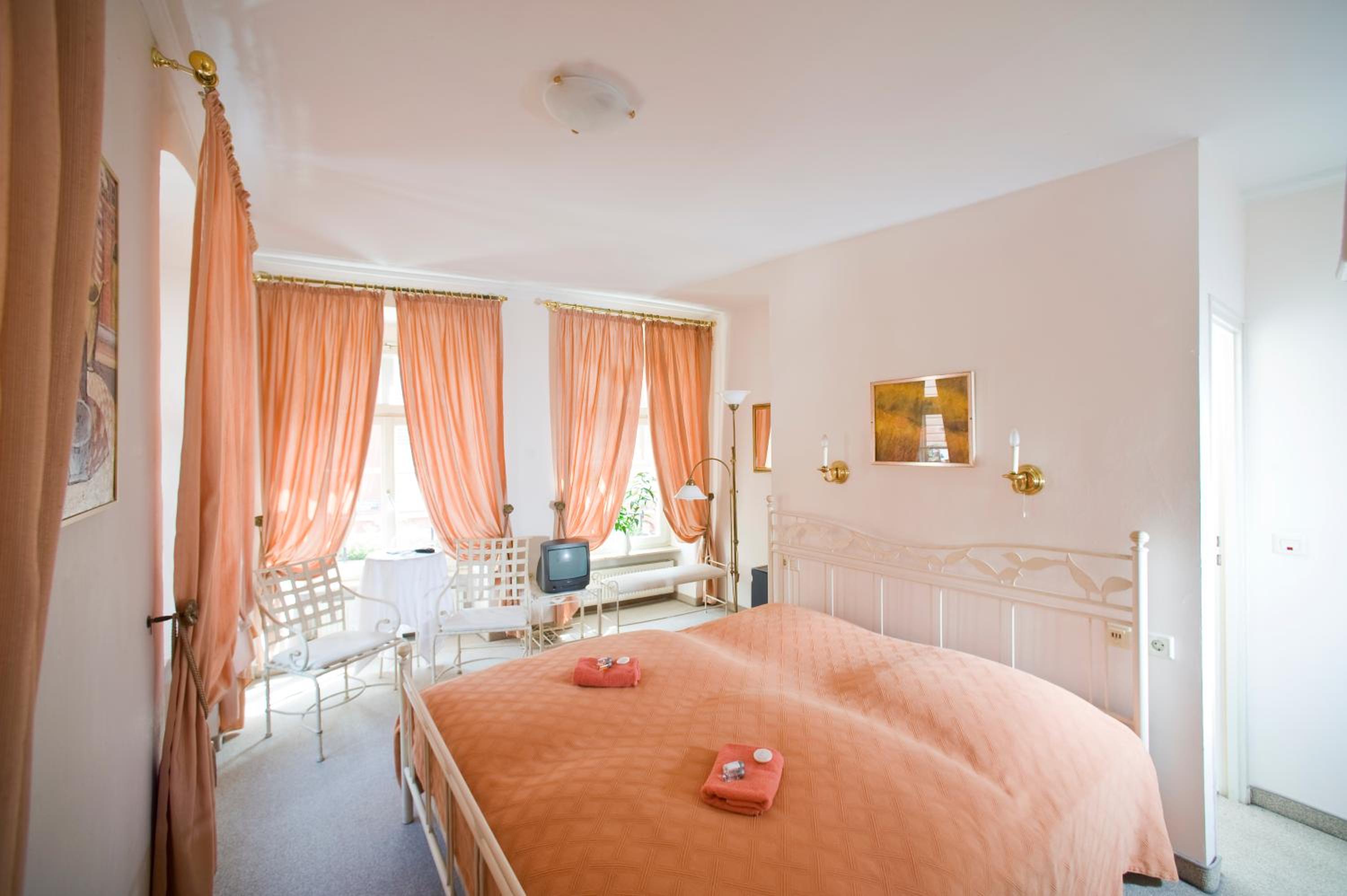 Фото 18257978570