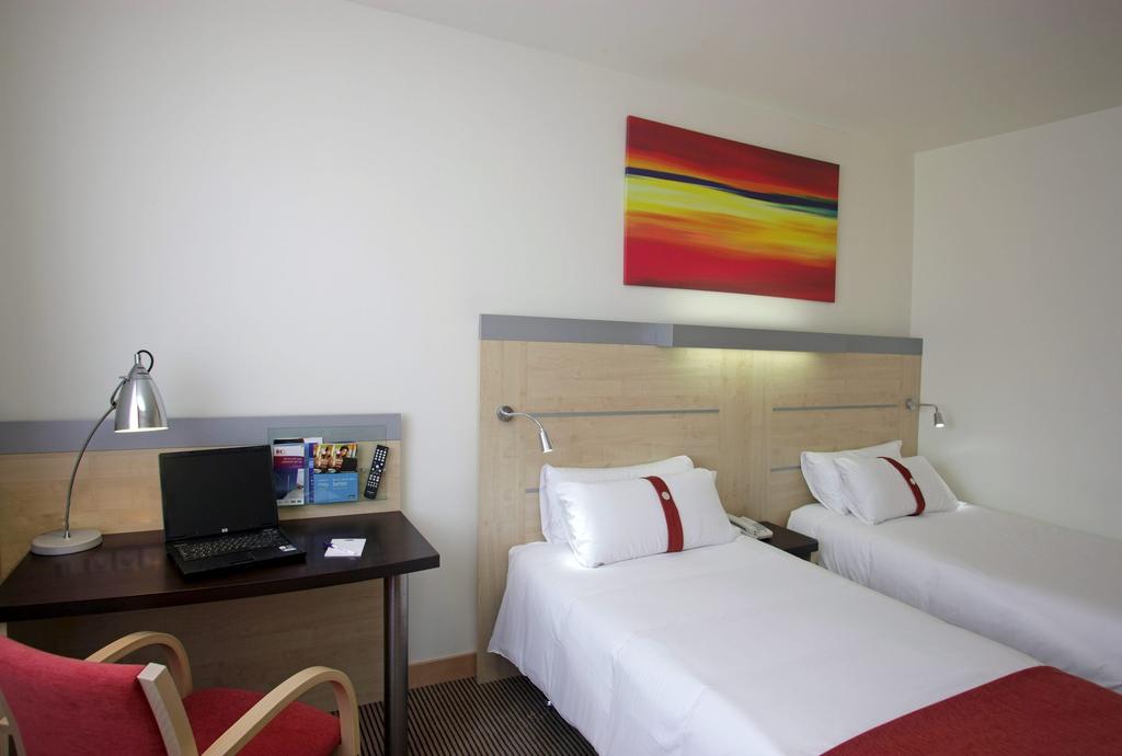 Фото Holiday Inn Express Barcelona City 22@