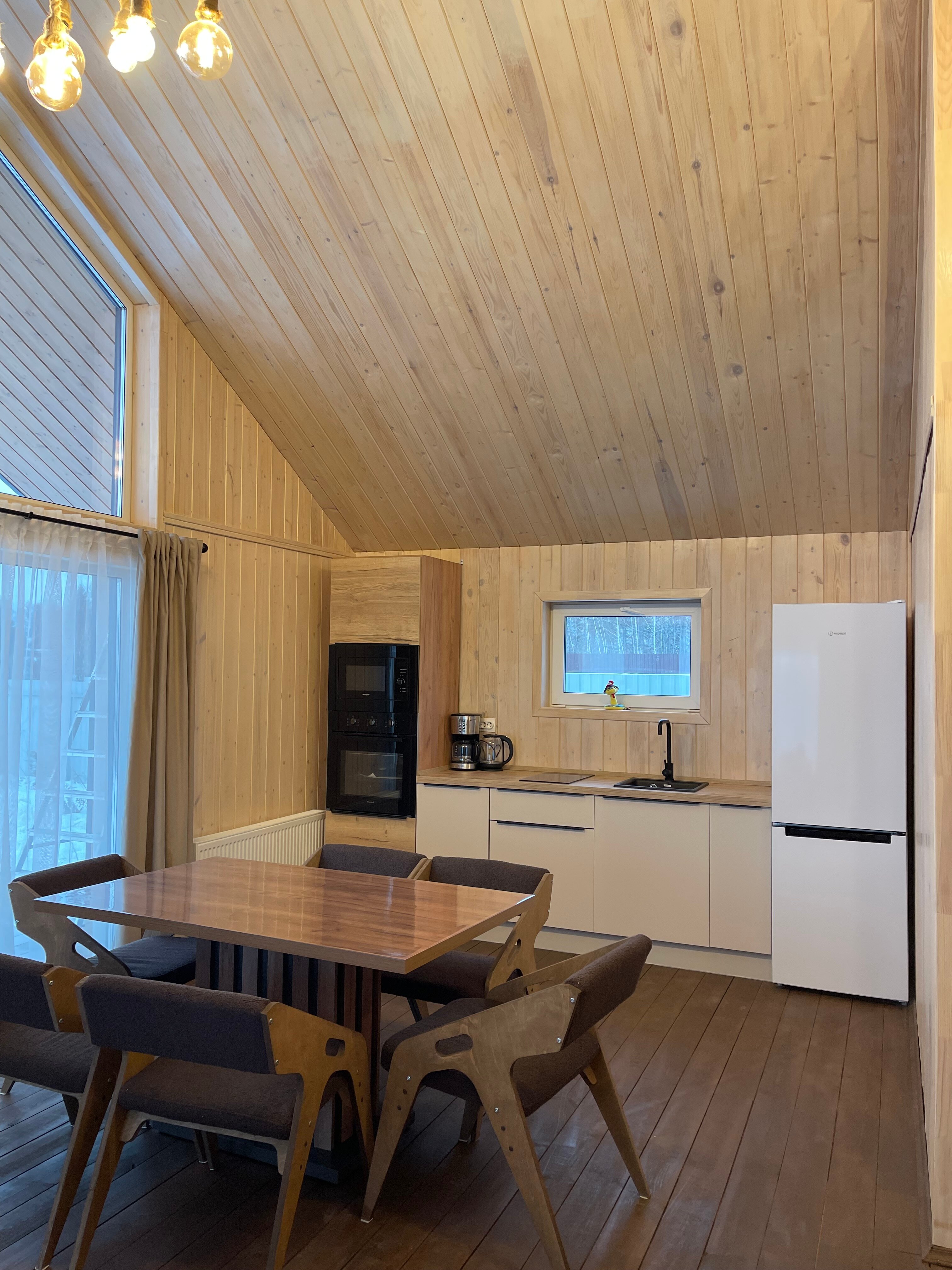 Фото Барнхауз у озера