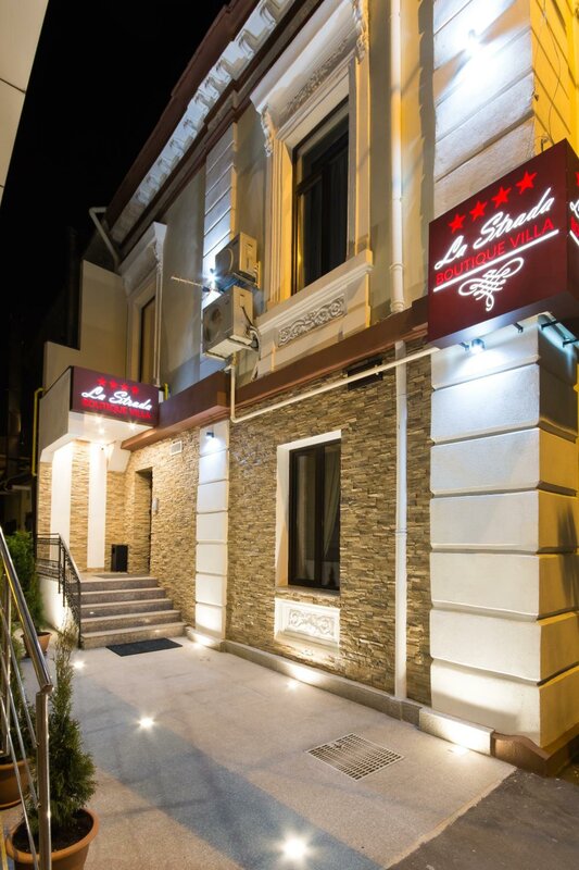 Гостиница La Strada Boutique Villa в Питешти
