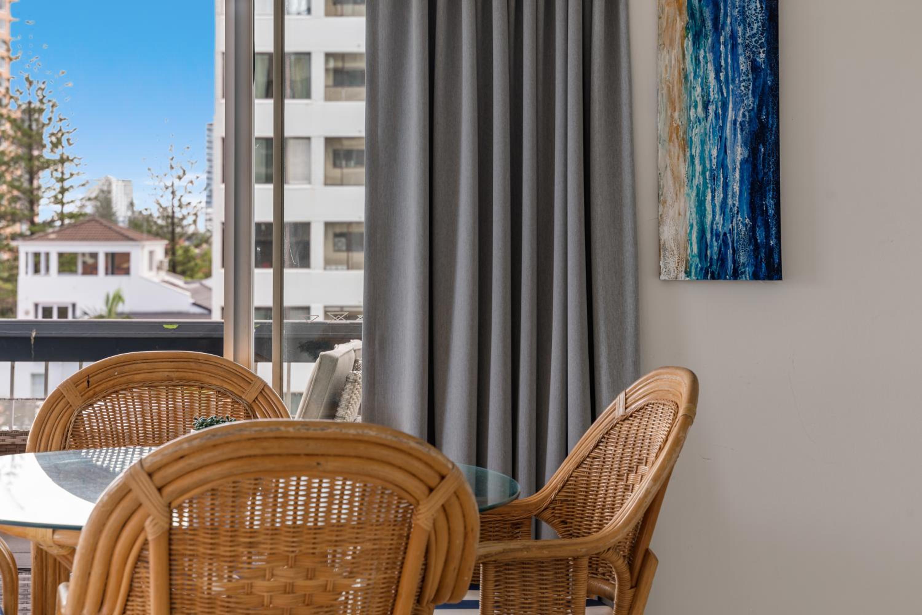 Фото Hi Ho Beach Apartments