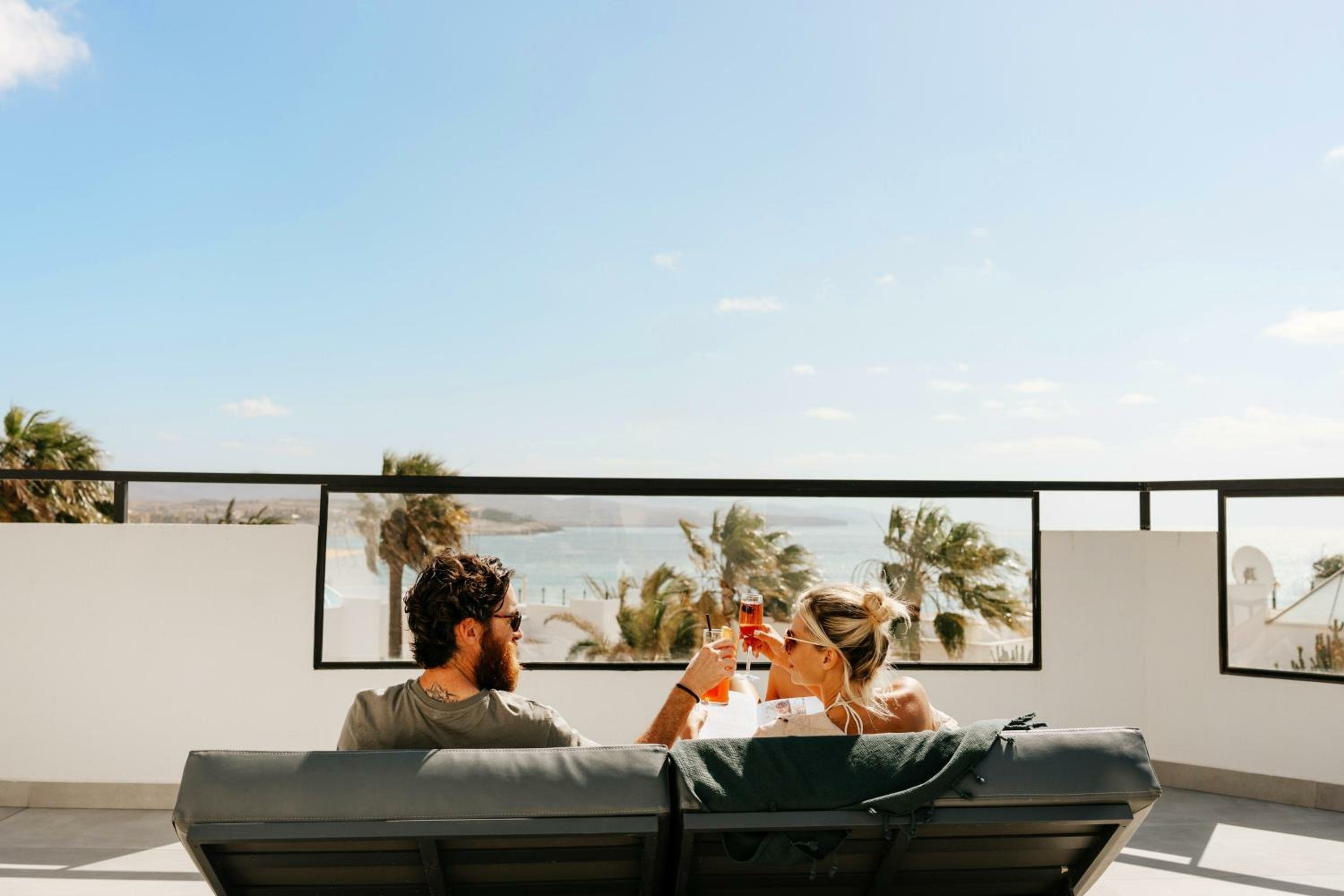 Фото R2 Higos Beach Apartments