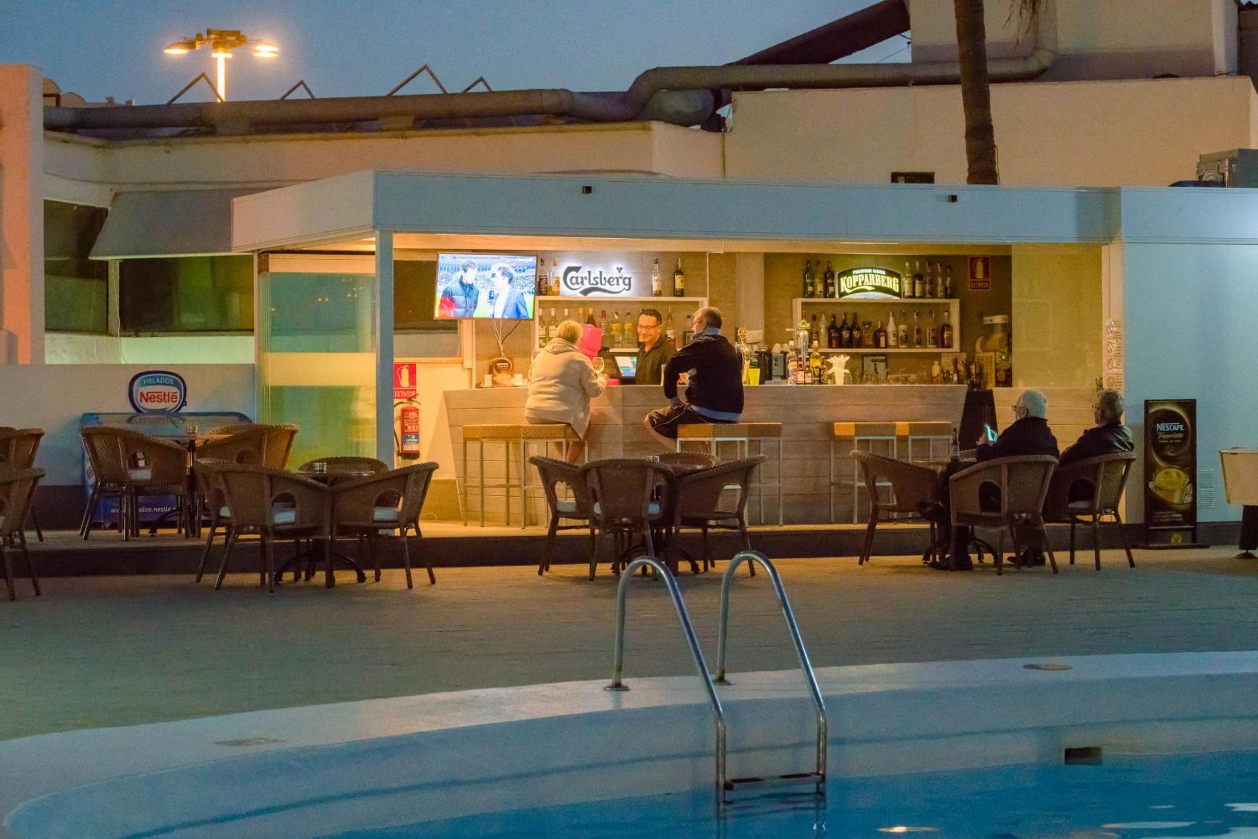 Фото Apartamentos Elena