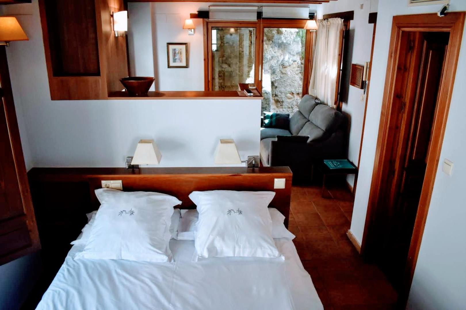 Фото Apartamentos Turisticos Alhambra