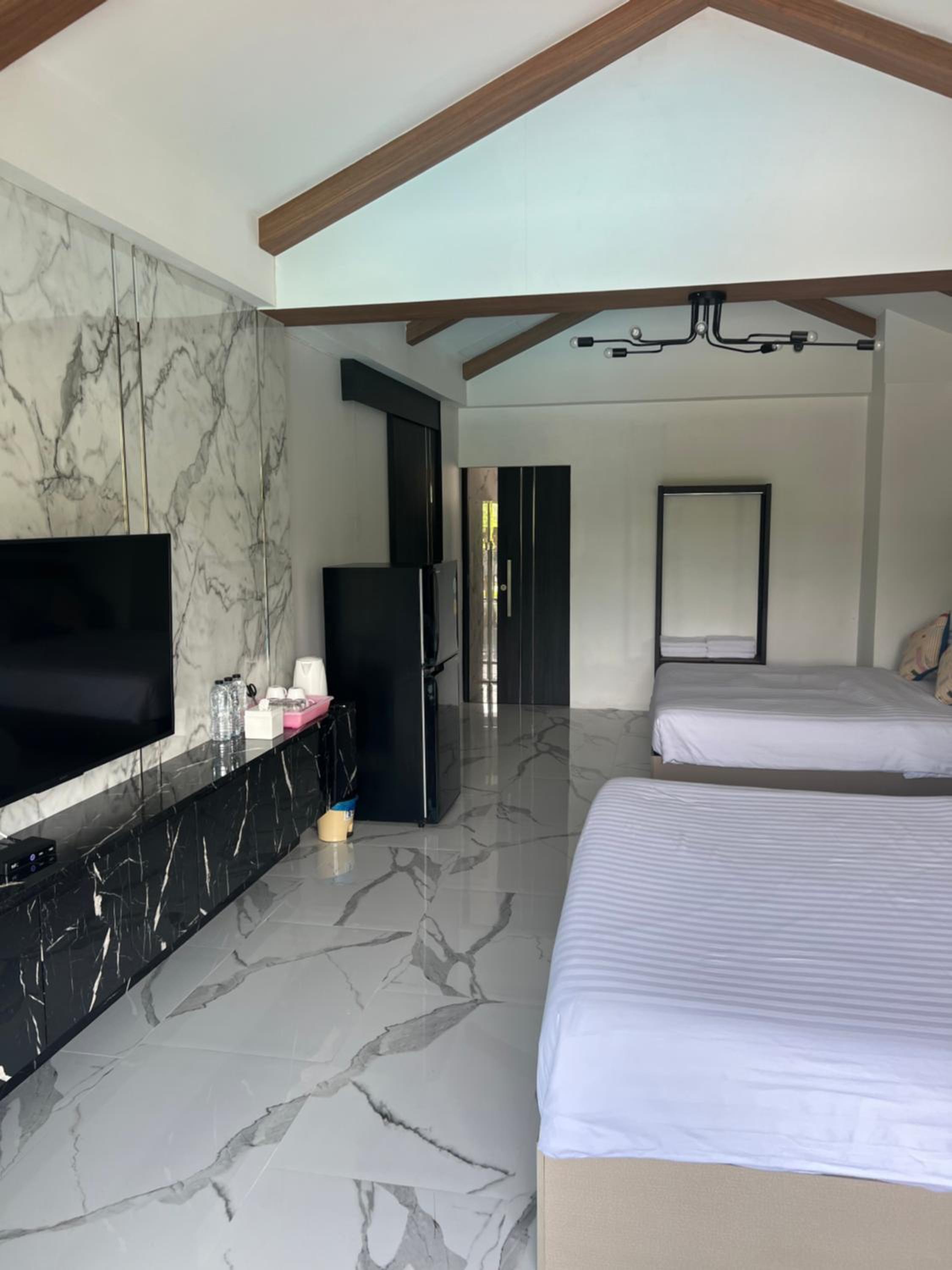 Фото Thipburee Resort