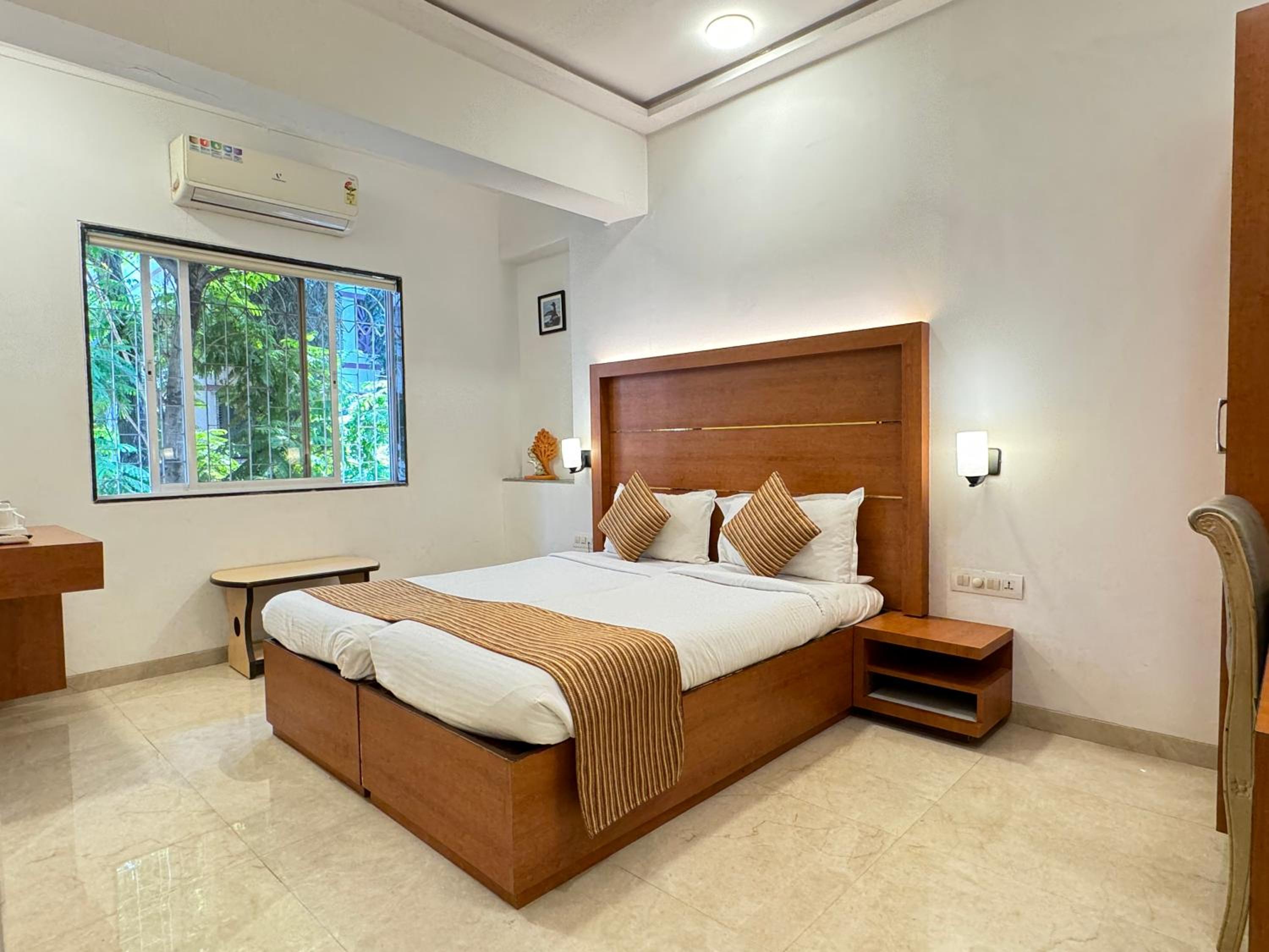 Фото Zuzu Galaxy Annex Hotel