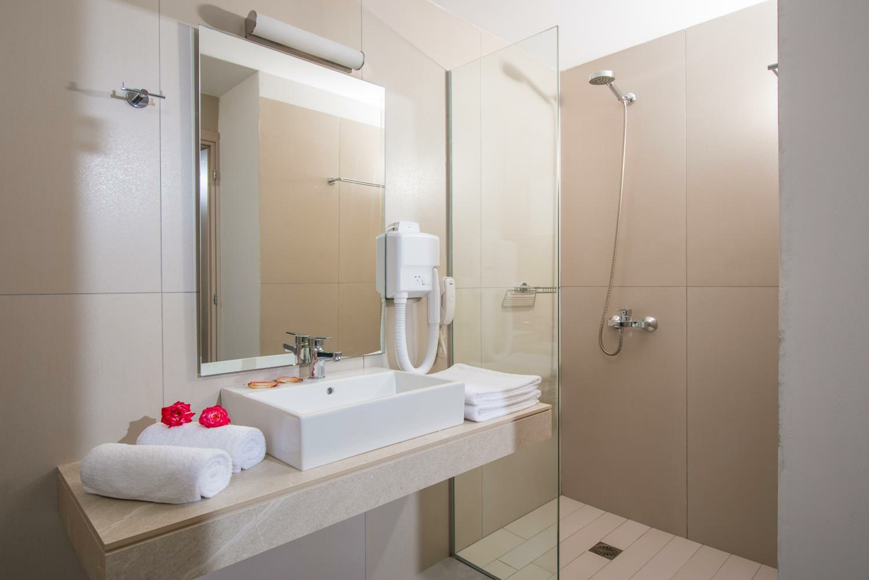 Фото South Coast Hotel