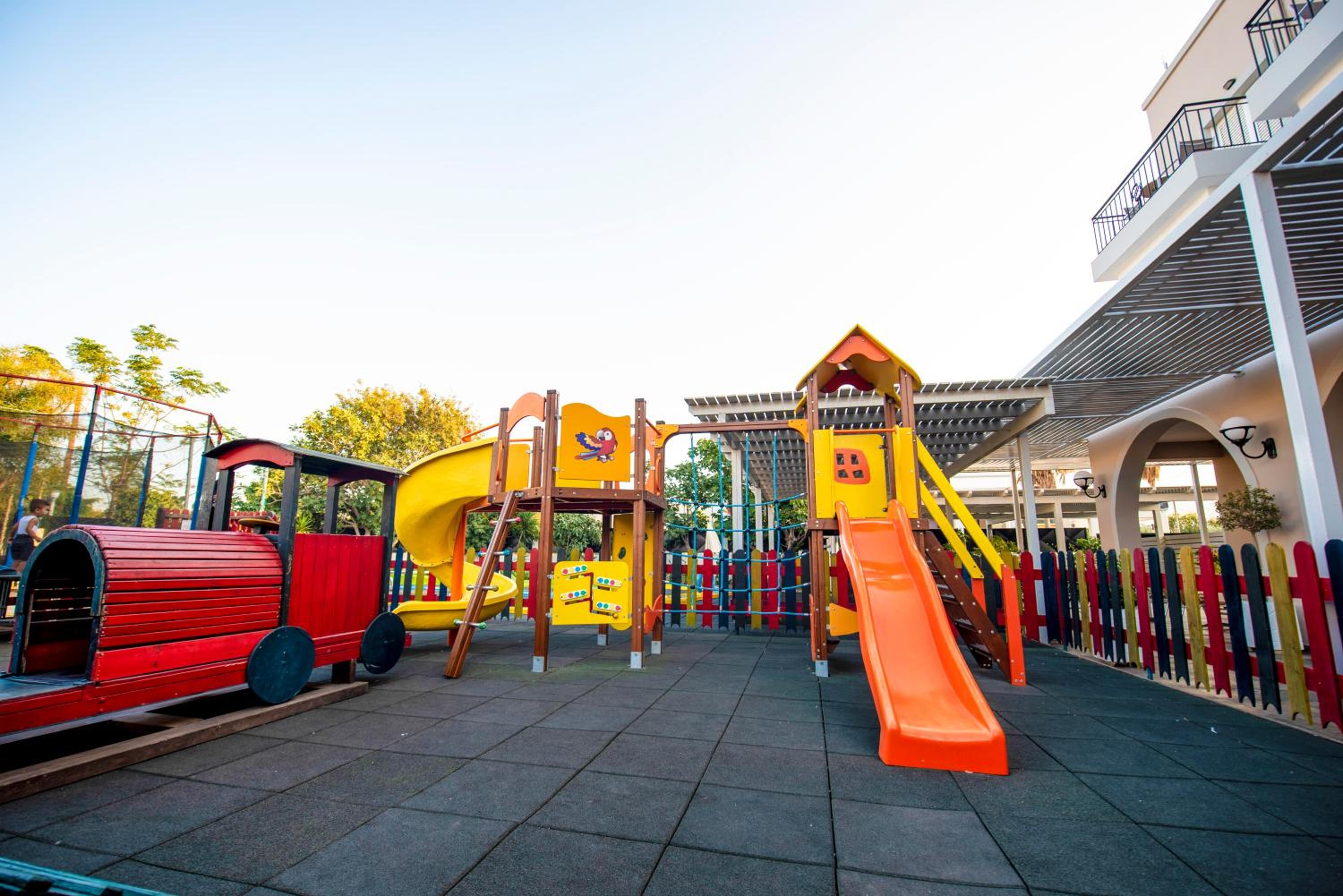 Фото Peridis Family Resort