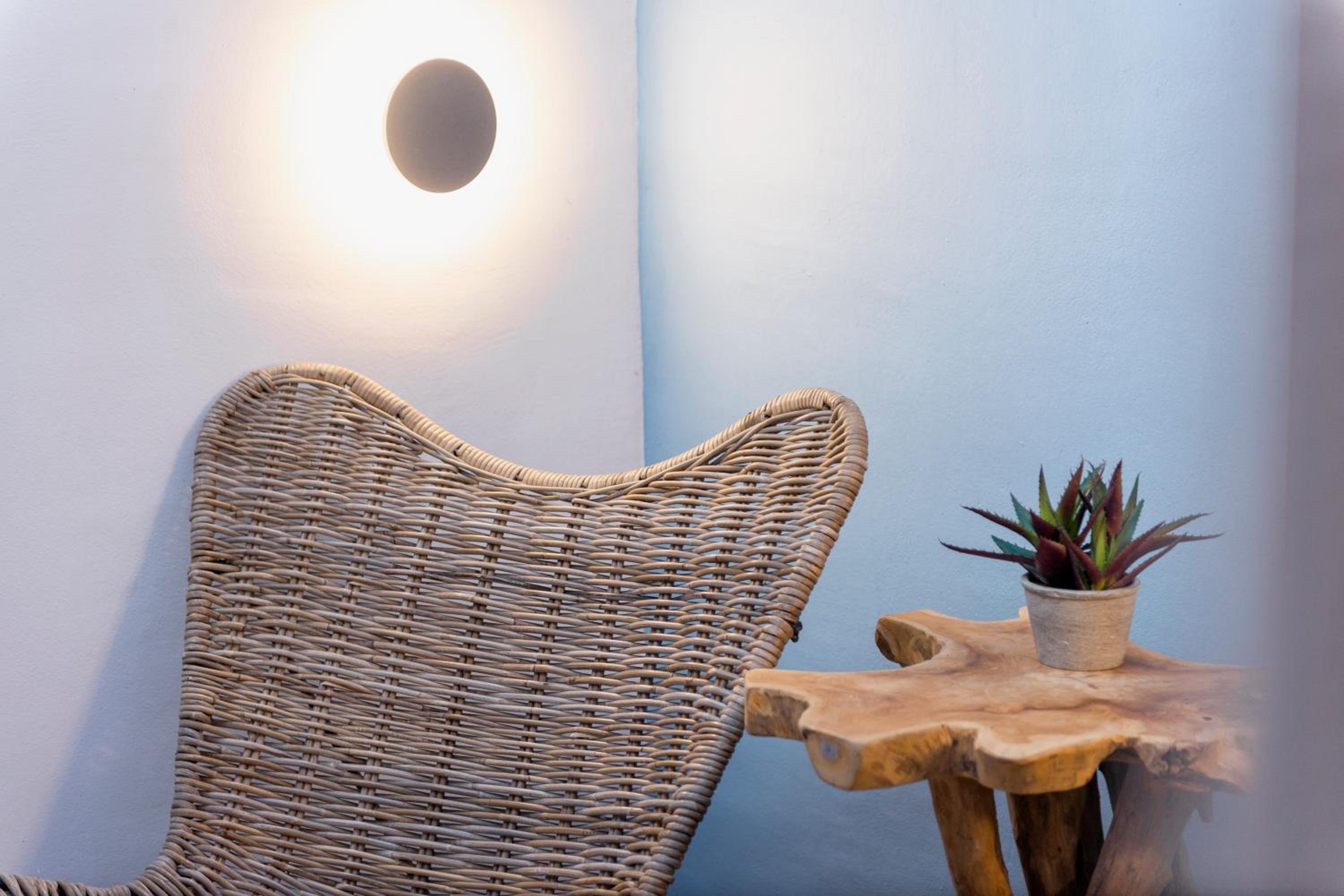 Фото Blue Jasmine Suites