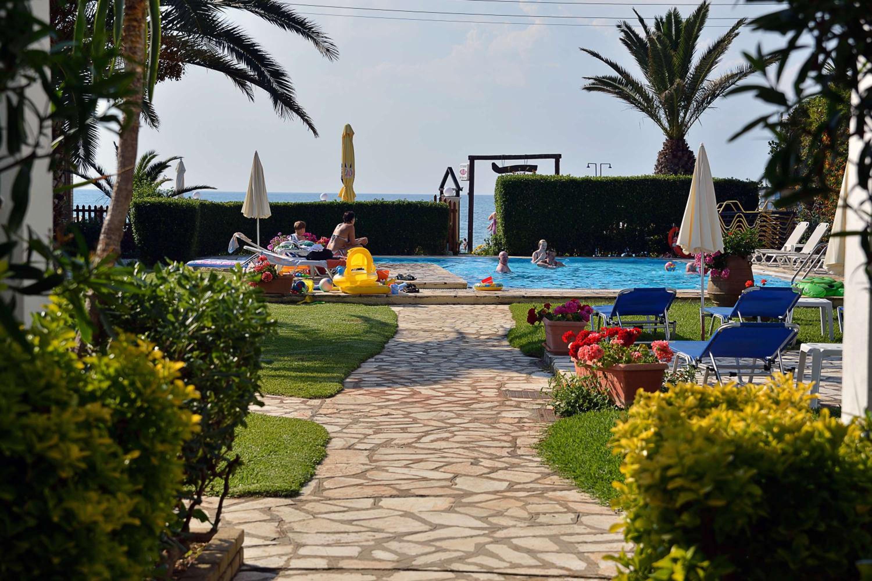 Фото Filorian Hotel Apartments