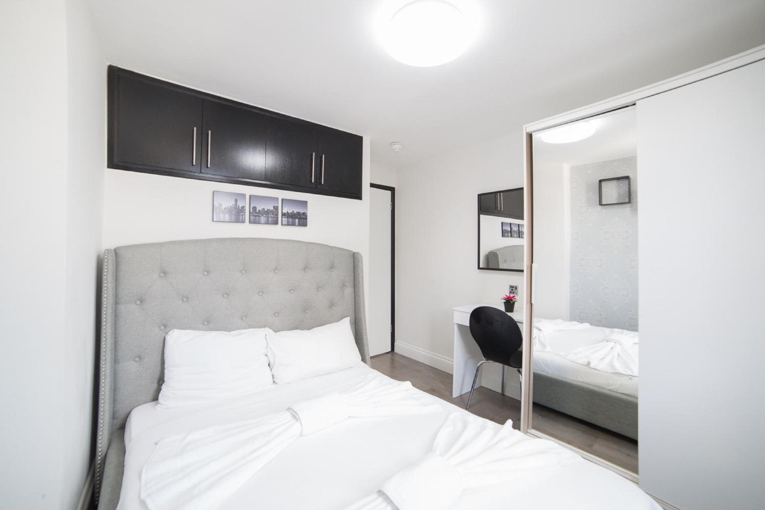 Фото Imperial Court Suites